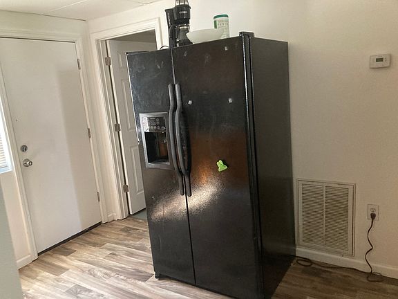 5th image of 915 E 5th St #915