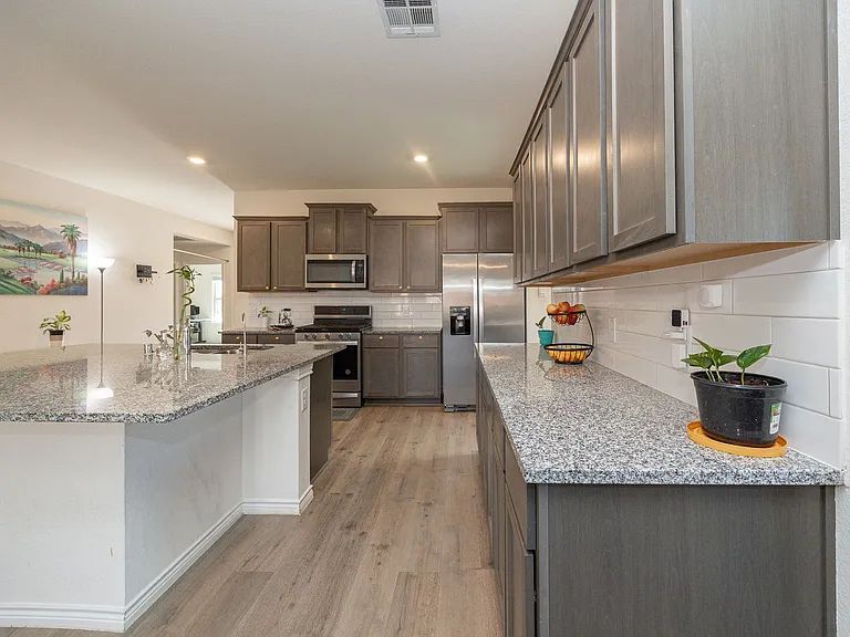 1205 Colonial Bluff Ln — Photo 28
