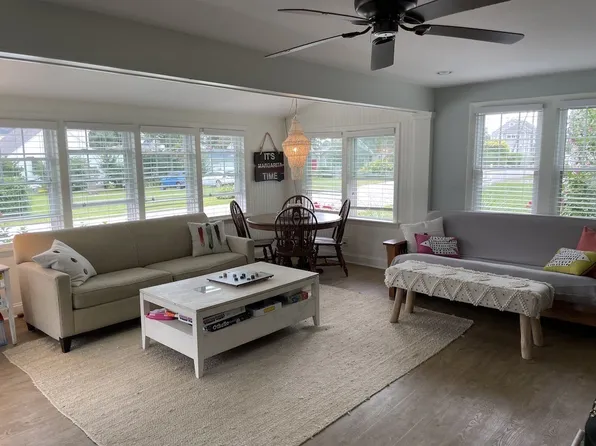 17 Town Beach Rd, Old Saybrook, CT 06475