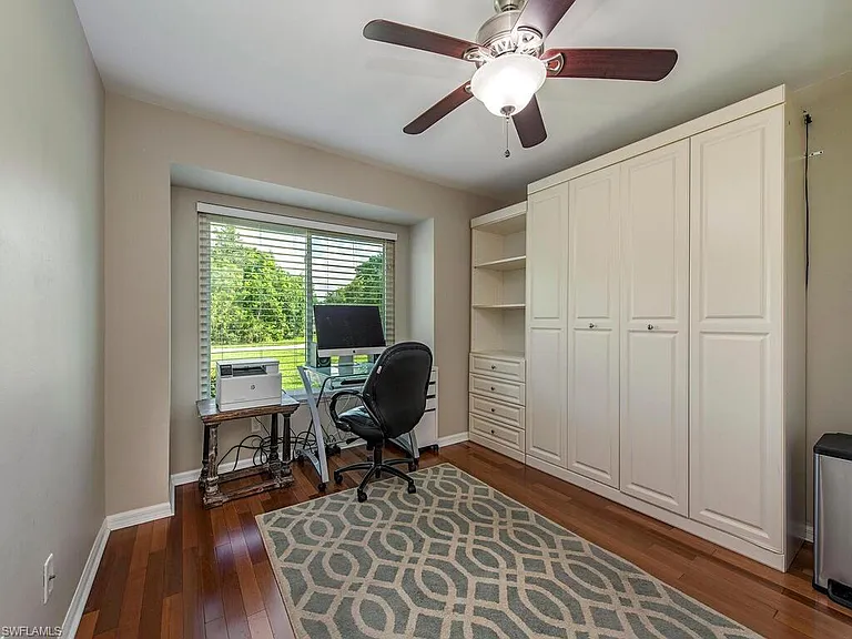 1082 Capri Dr — Photo 9