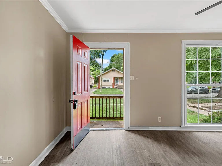 2623 Dillard St — Photo 3