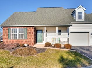 242 Village Dr, Johnstown, OH 43031