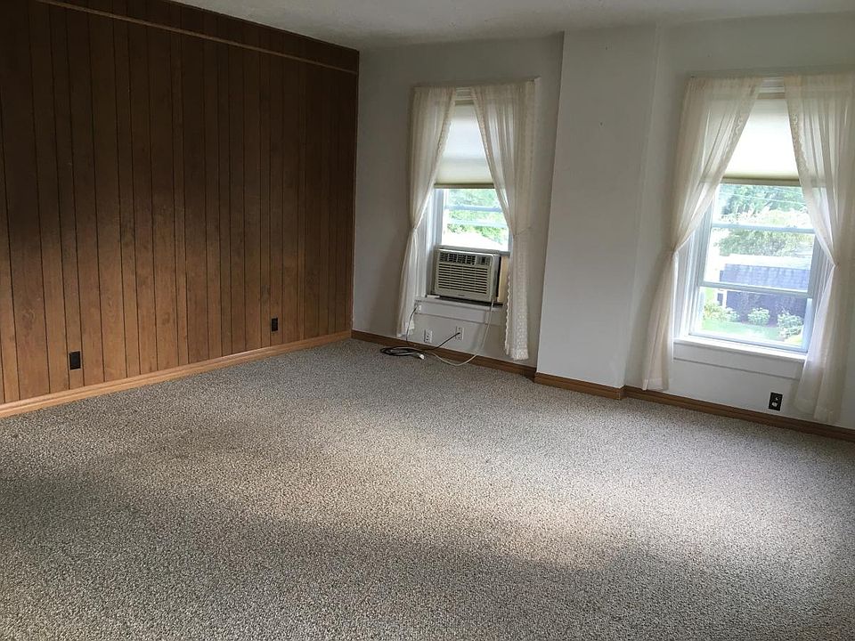 1st image of 137 N Buchanan St