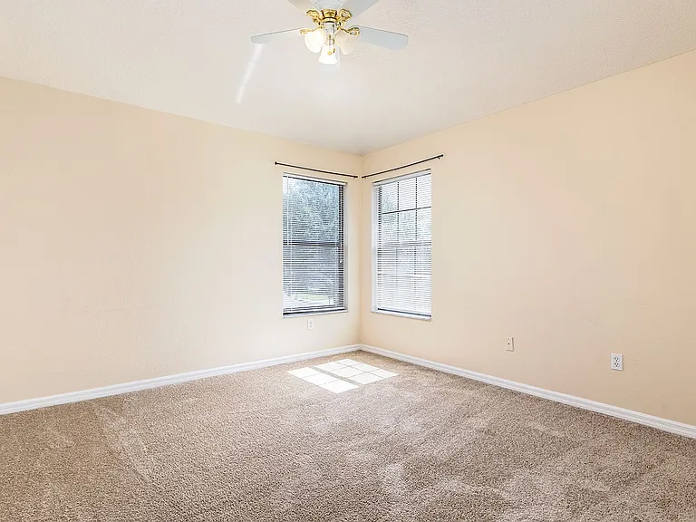 1585 Cherry Ridge Dr — Photo 20