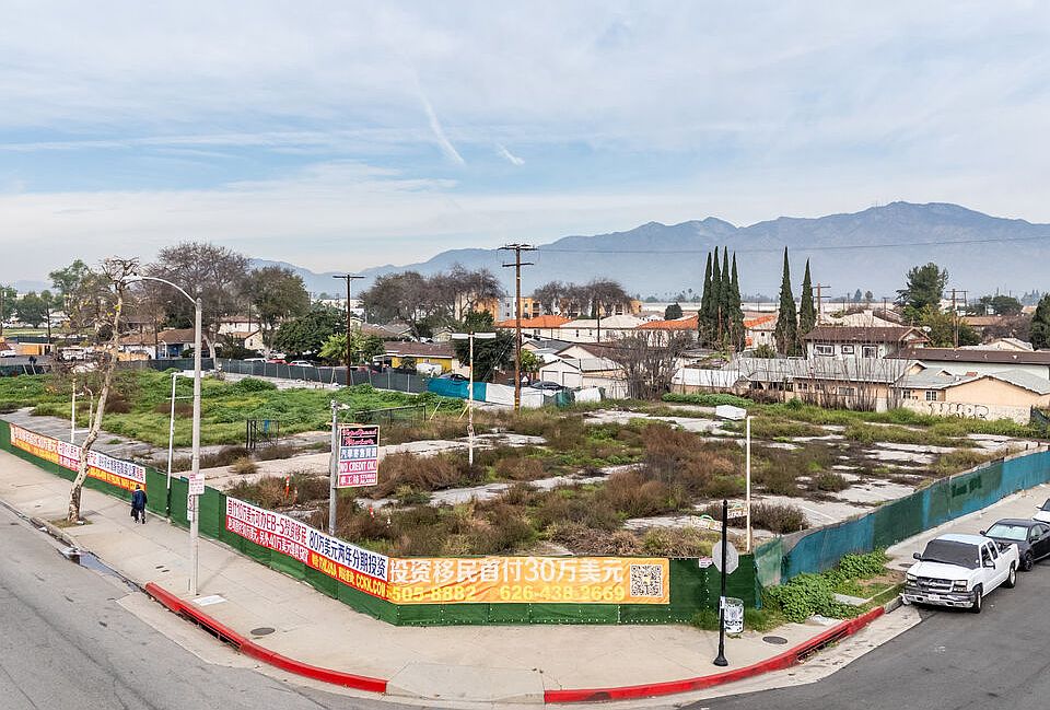 2nd image of 9933 Valley Blvd
