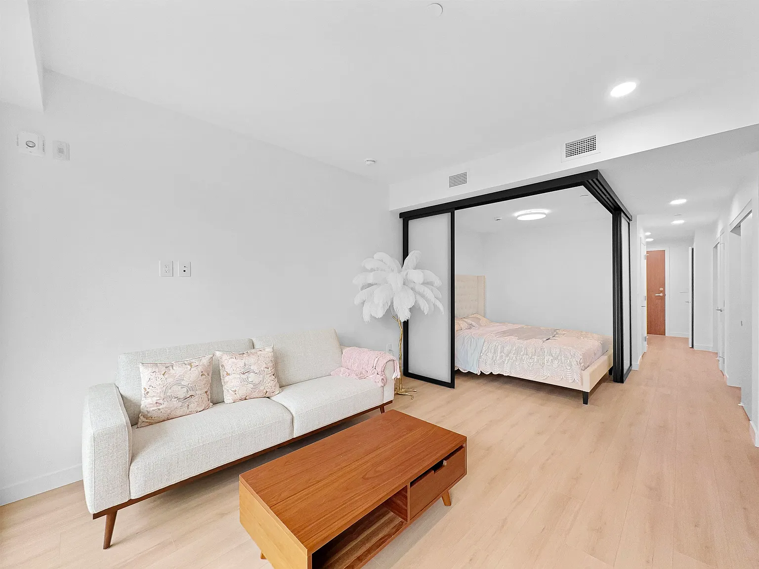 Studio, 521 sqft, $2,200 — Photo 4