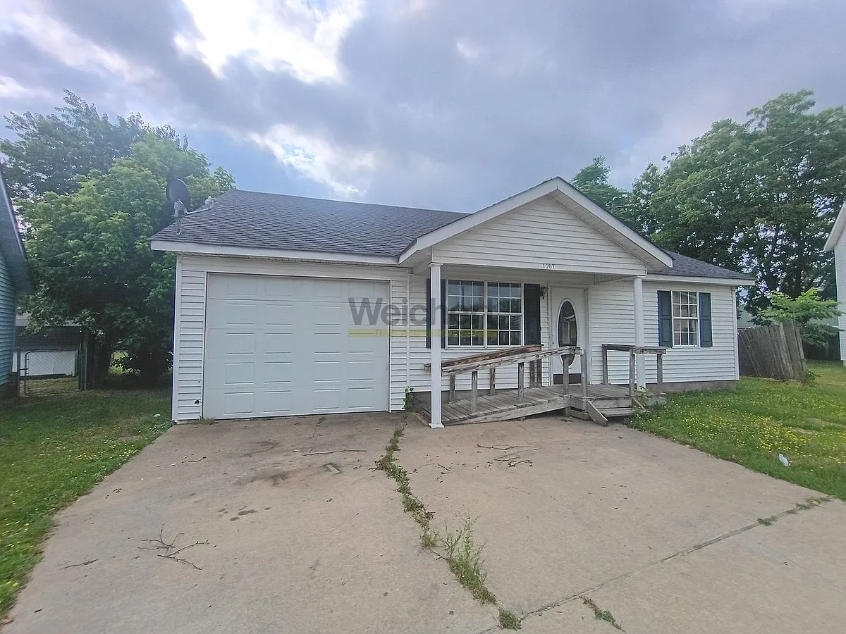 Building Photo - 1101 N 28th St