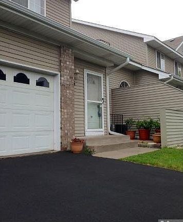 2nd image of 1620 81st Avenue NE