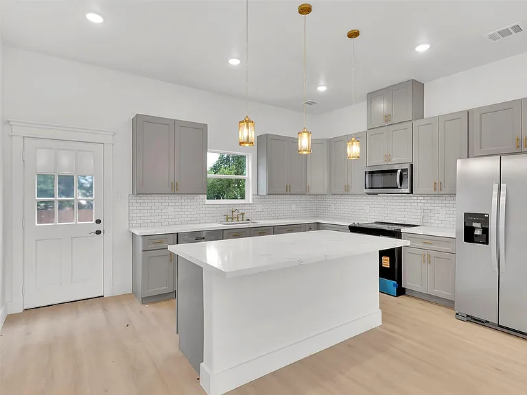 1311 E 33rd St #A — Photo 10