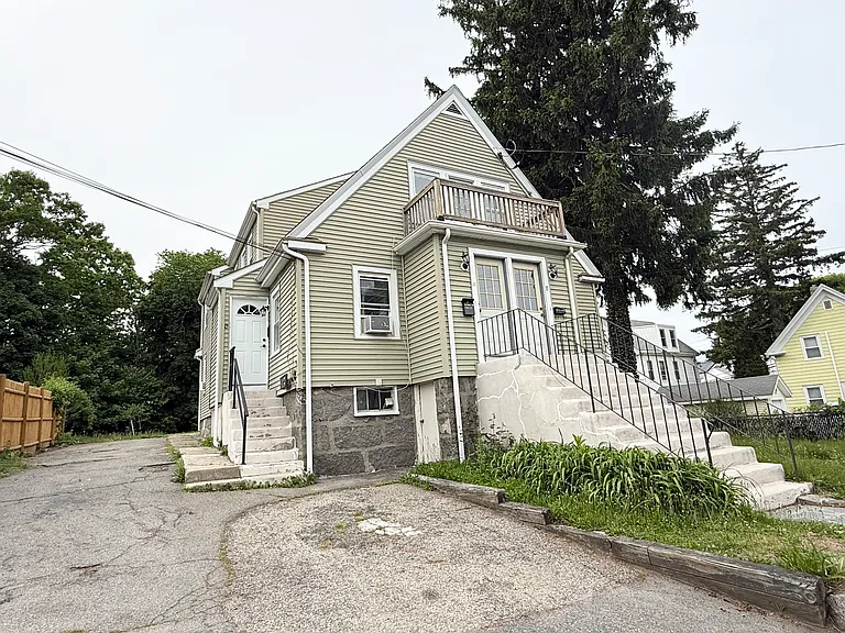 15 Station St — Photo 1