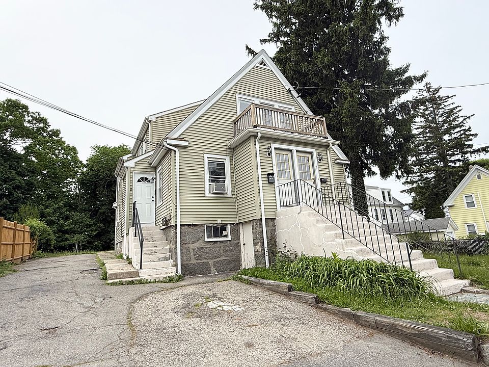 1st image of 15 Station St