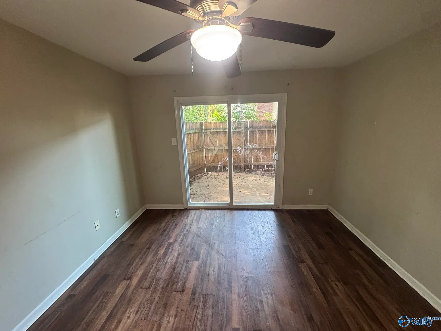 2 bed, 1.0 bath, 738 sqft, $750 — Photo 4