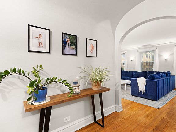 3rd image of 814 Dobson St #1W