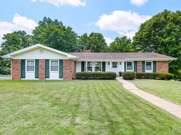 1908 Wishwood Dr, Washington, MO 63090