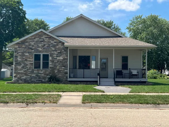 215 Brady St, Portage, WI 53901