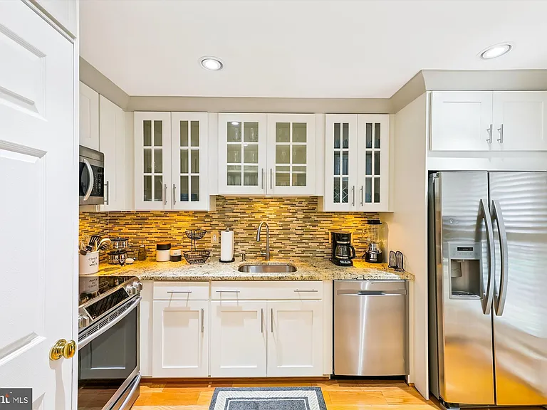 116 N Union St — Photo 3