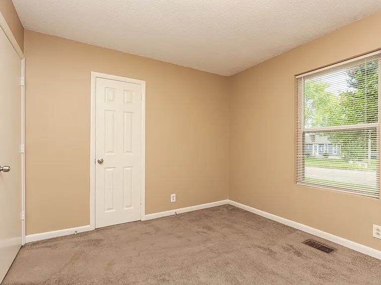 2214 Norman Ave — Photo 10