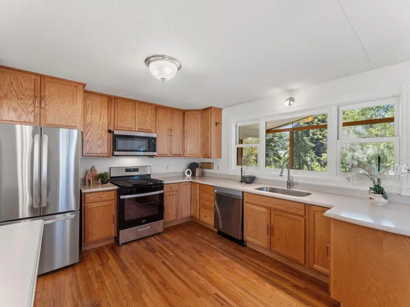 1607 E 87th St, Bloomington, MN 55425