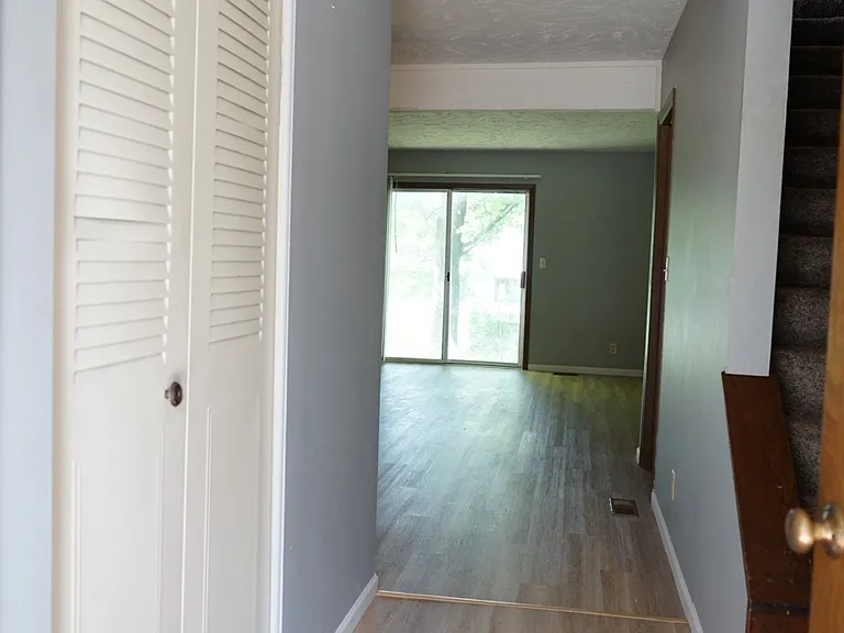 5037 Southwood Cir — Photo 7
