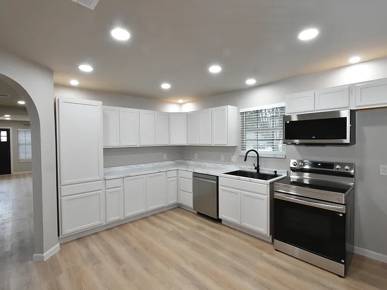 311 Stell Ave — Photo 6