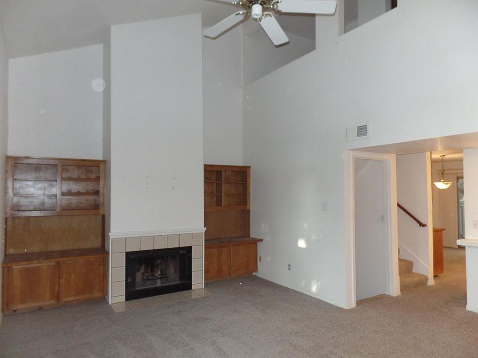 vaulted ceilings in living room