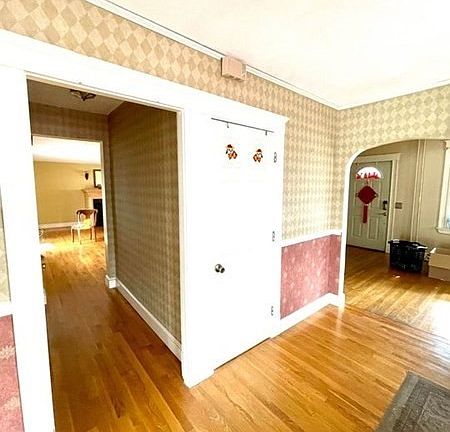 5th image of 64 Young St #64