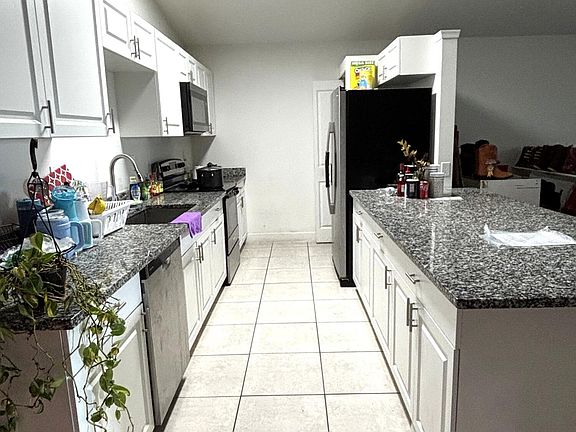4th image of 310 JENNINGS Avenue