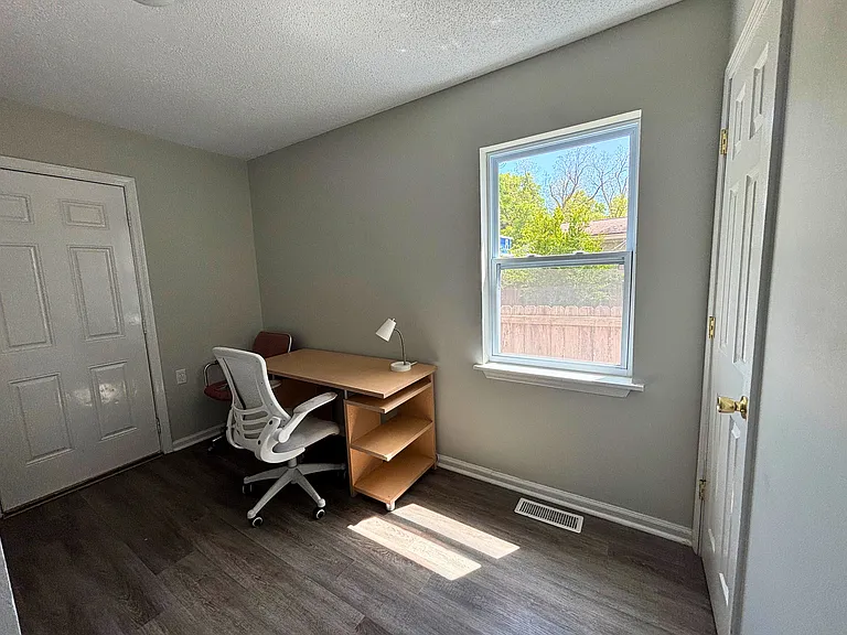 606 Anderson St — Photo 9