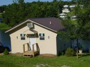 1024 Lakeshore Dr, Brooklyn, IA 52211