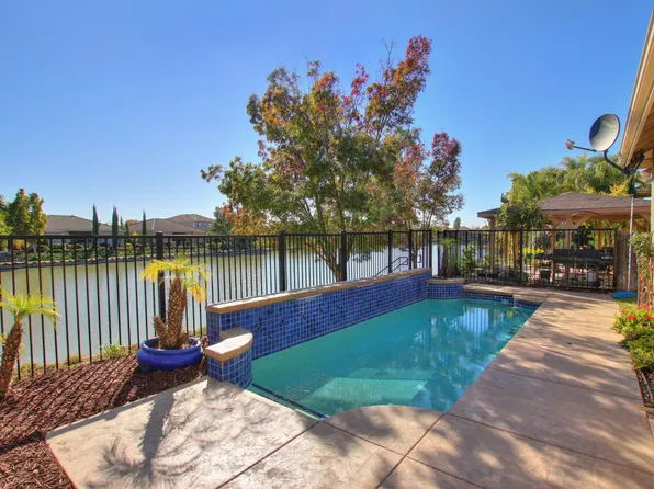 121 Vista Creek Cir, Sacramento, CA 95835