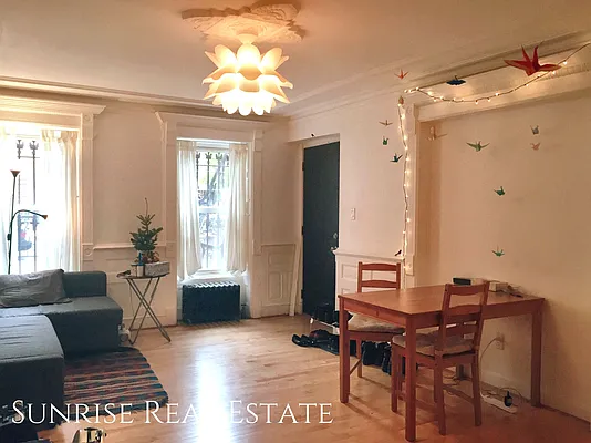 Rented by Sunrise Real Estate | media 36