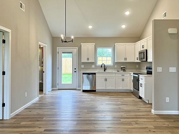 4th image of 1107 Brook Ct Lot 4