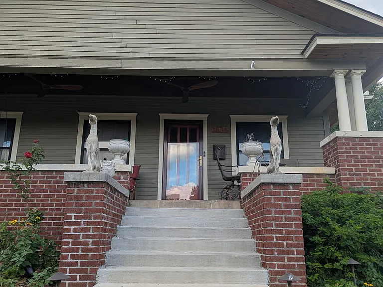 1434 S Frisco Ave — Photo 2