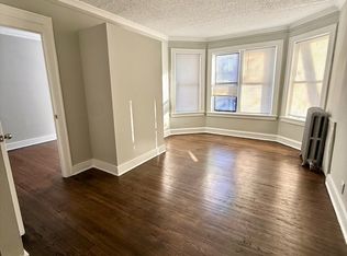 6959 S Paxton Ave APT 1A, Chicago, IL 60649