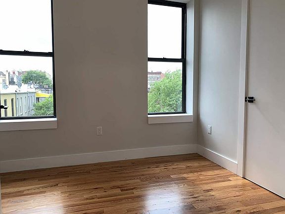 4th image of 1719 Sterling Pl APT 4A