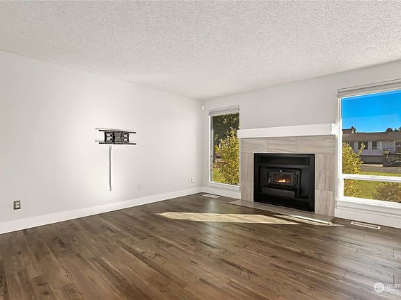 4th image of 13512 109th Avenue Ct E