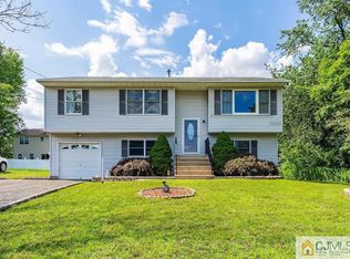 10 Irvington Ave, Somerset, NJ 08873