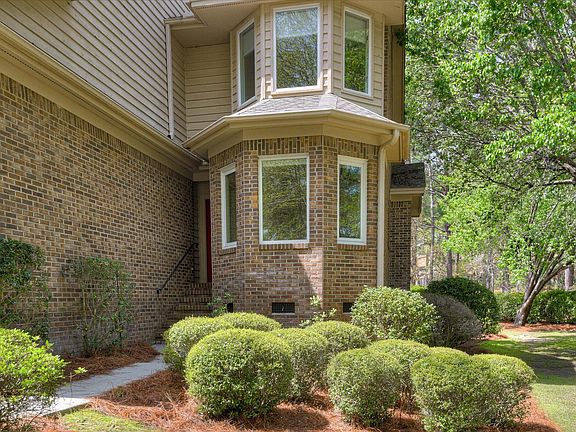 3rd image of 100 White Willow Pl