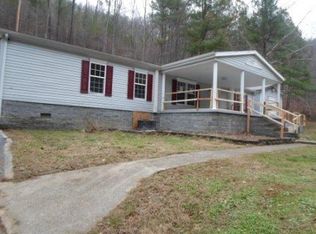 520 Ramey Frk, Raccoon, KY 41557