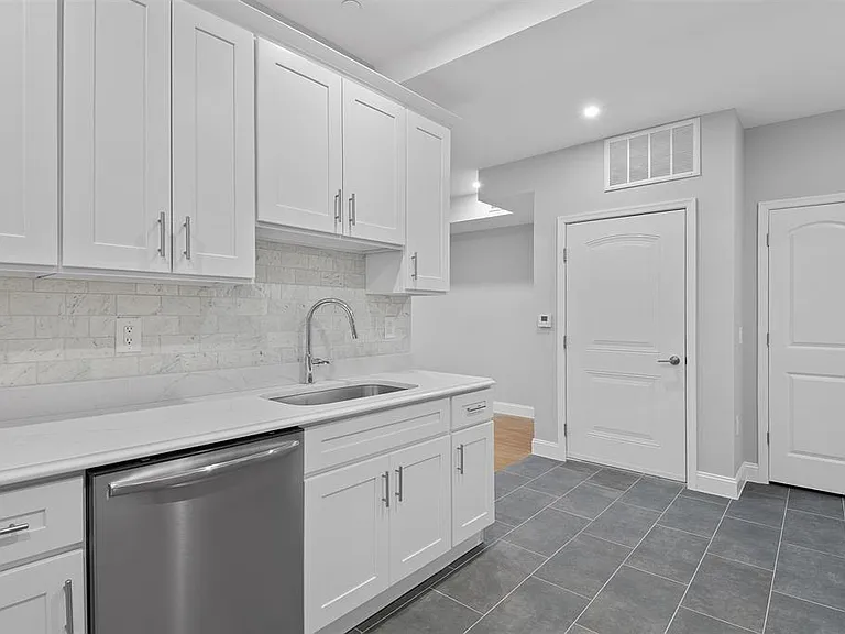 311 W Side Ave #304 — Photo 4