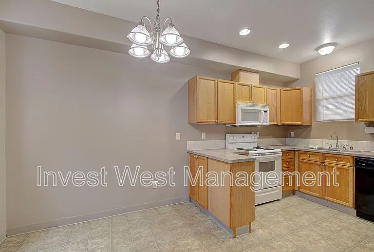 5264 NE 121st Ave #30 — Photo 15