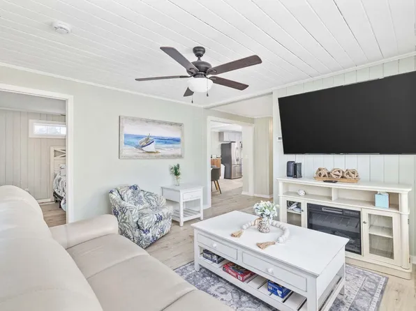 430 Yaupon Ave, Murrells Inlet, SC