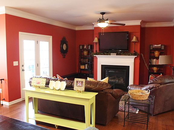 Middle Level (den area)