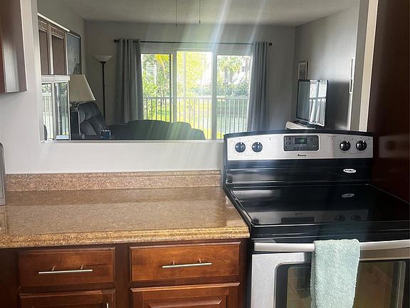 4th image of 600 NE 2nd Street #207