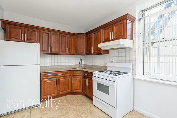 Rented by D'Andrea Craig Realty | media 10