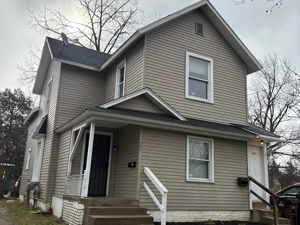 207 S 8th St, Lansing, MI 48912
