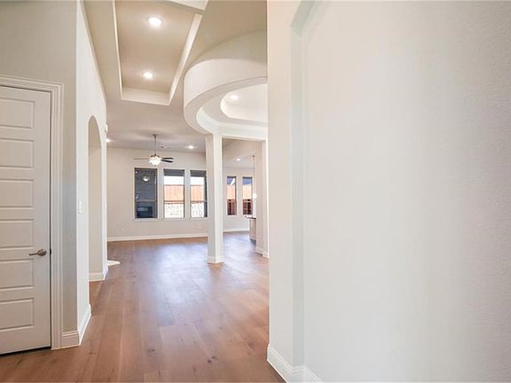 5th image of 9204 Pecan Woods Trl