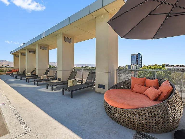 360 Residences — Photo 55