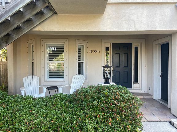 Front porch and entryway