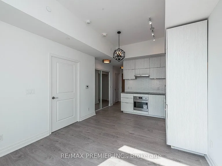 8 Rouge Valley Dr W #1211B — Photo 20